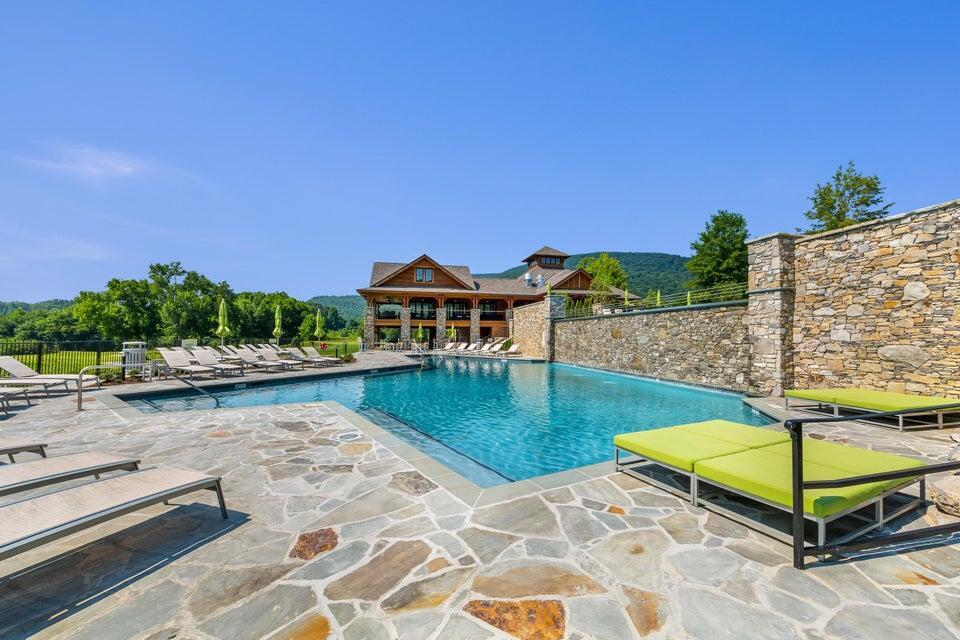 309 Renaissance Court