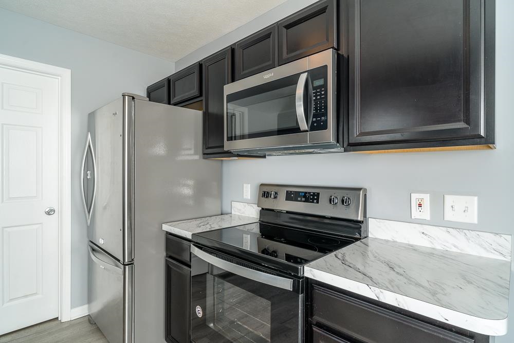 391 SUNSET SPRINGS CT