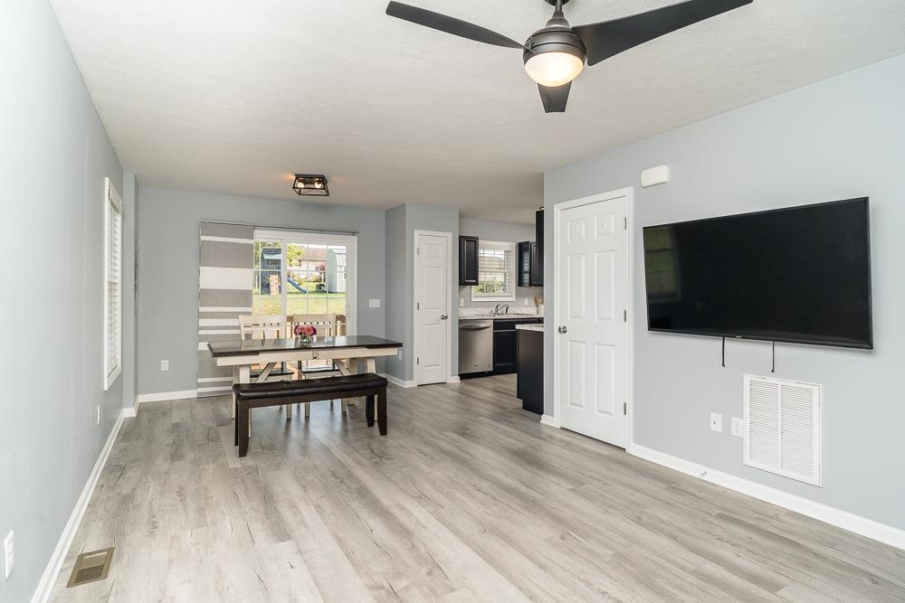 391 SUNSET SPRINGS CT