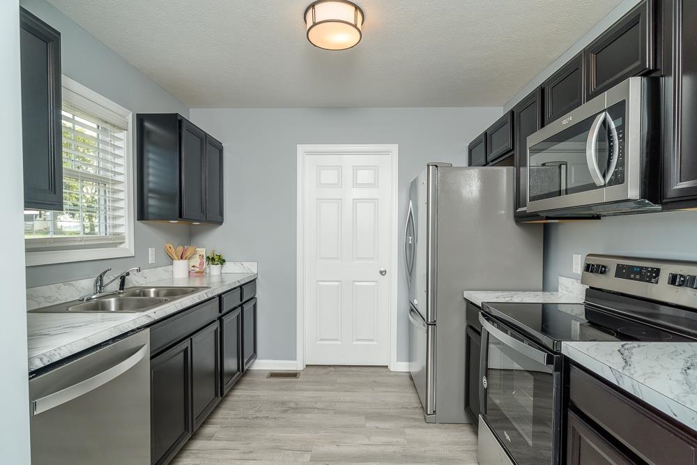 391 SUNSET SPRINGS CT