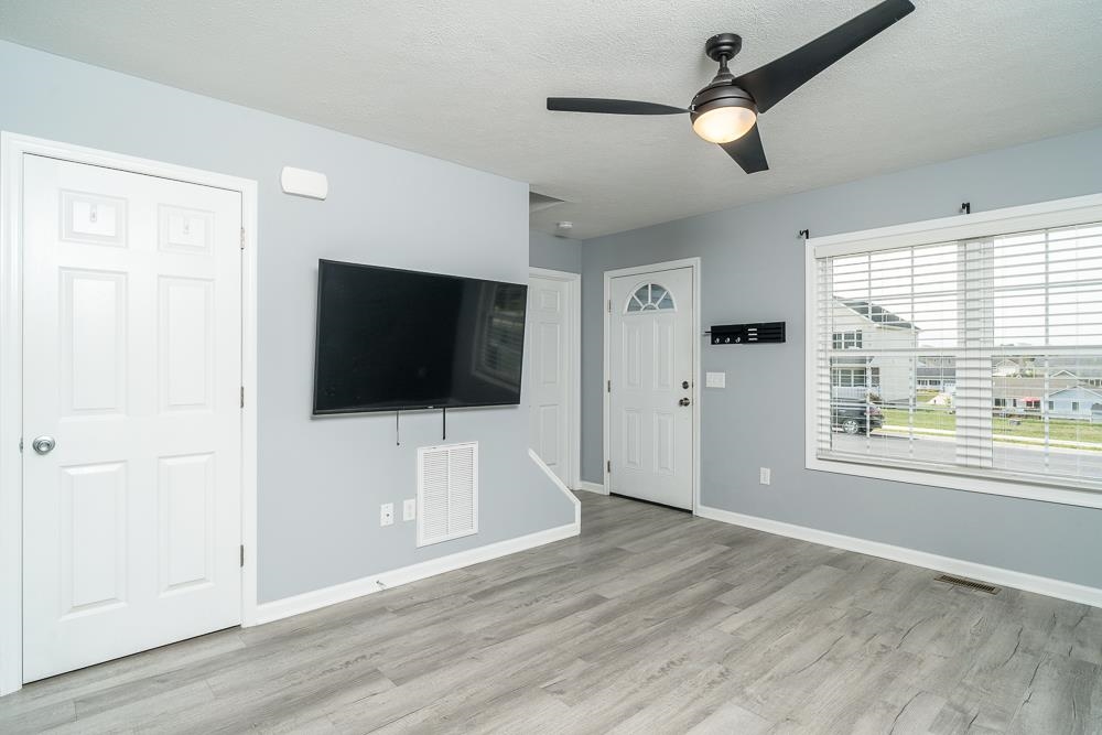 391 SUNSET SPRINGS CT