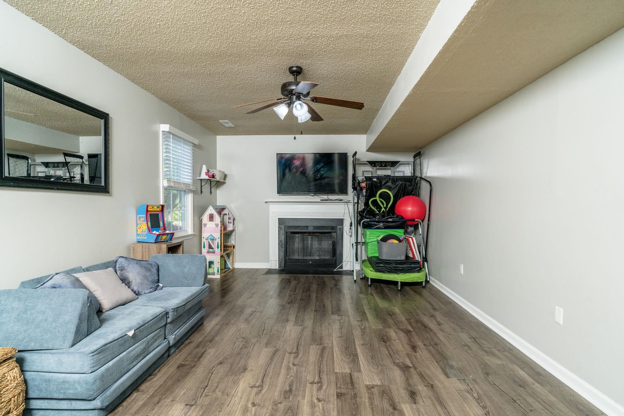 146 TORRY LN