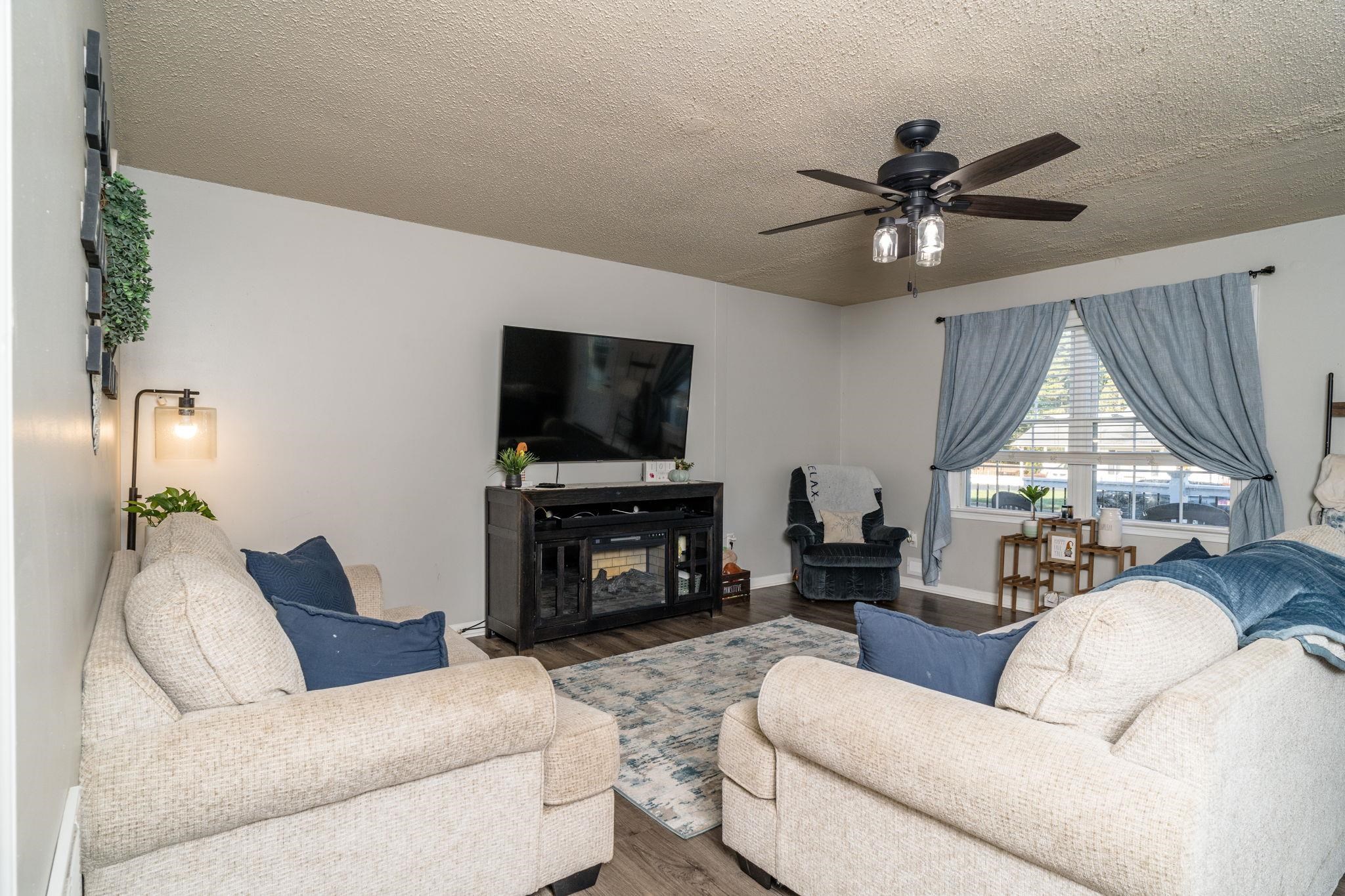 146 TORRY LN