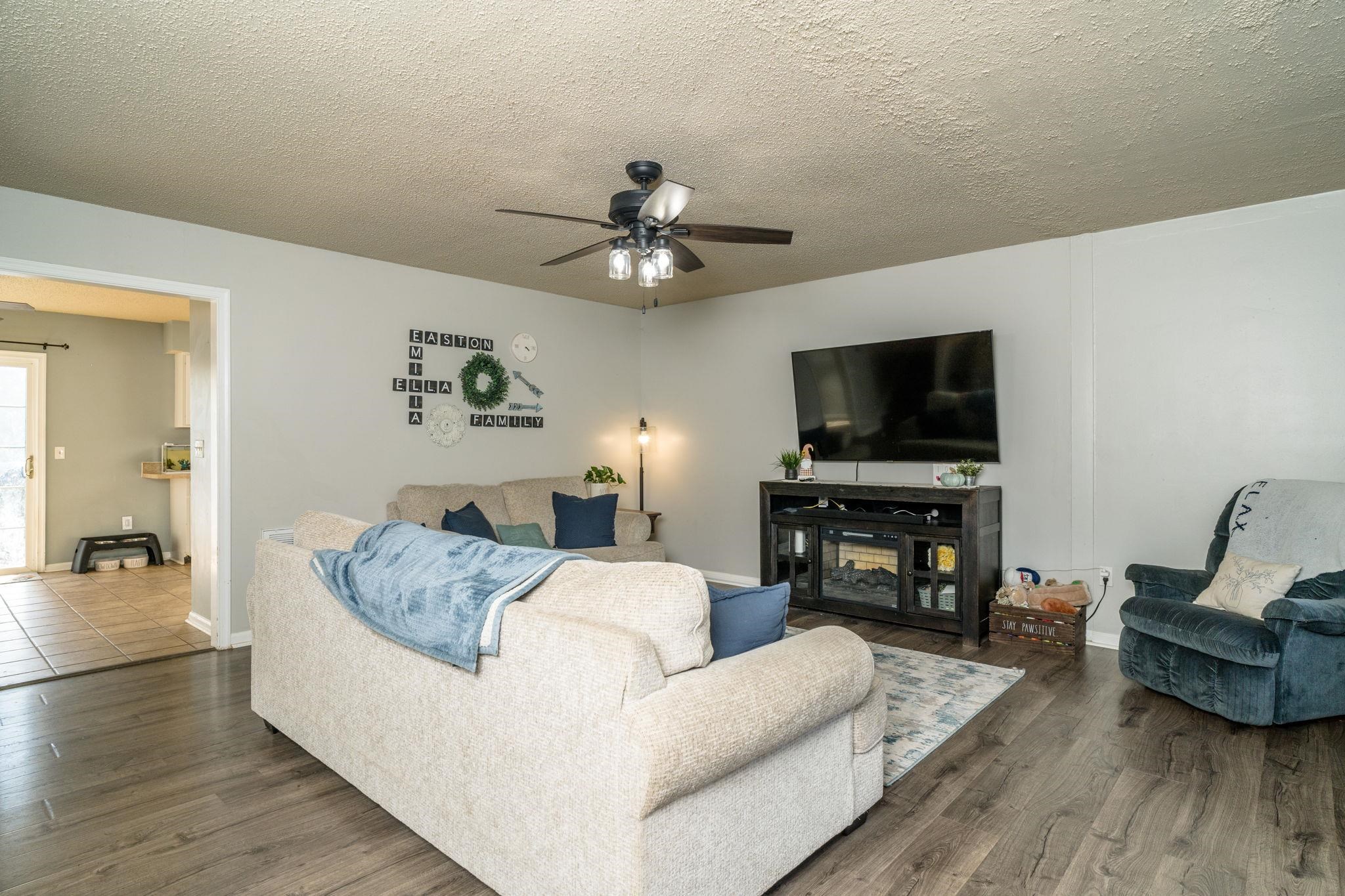 146 TORRY LN