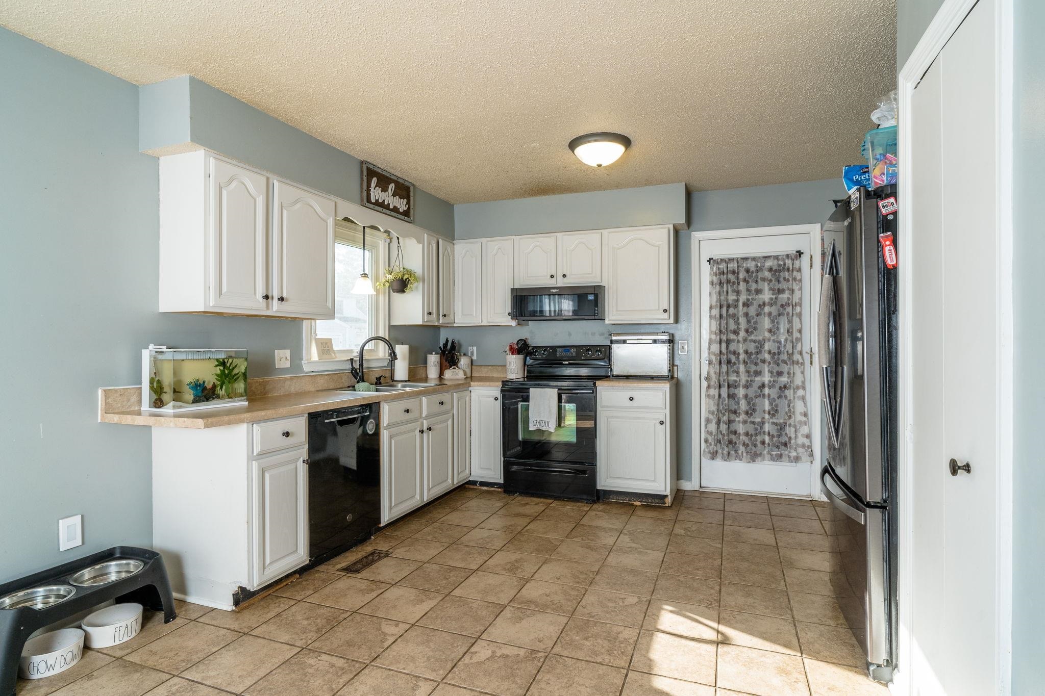 146 TORRY LN