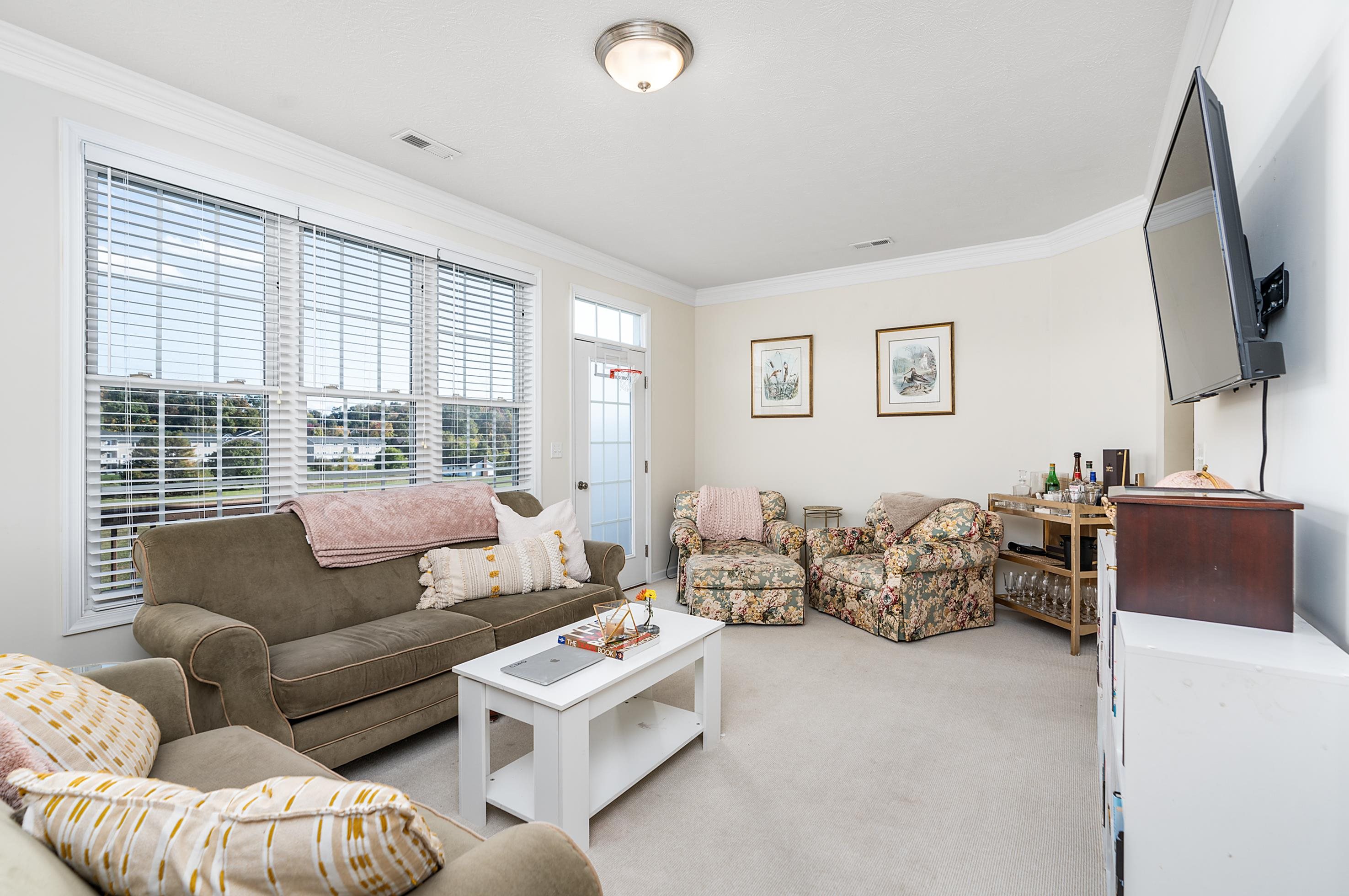 1425 FLOWING SPRING LN