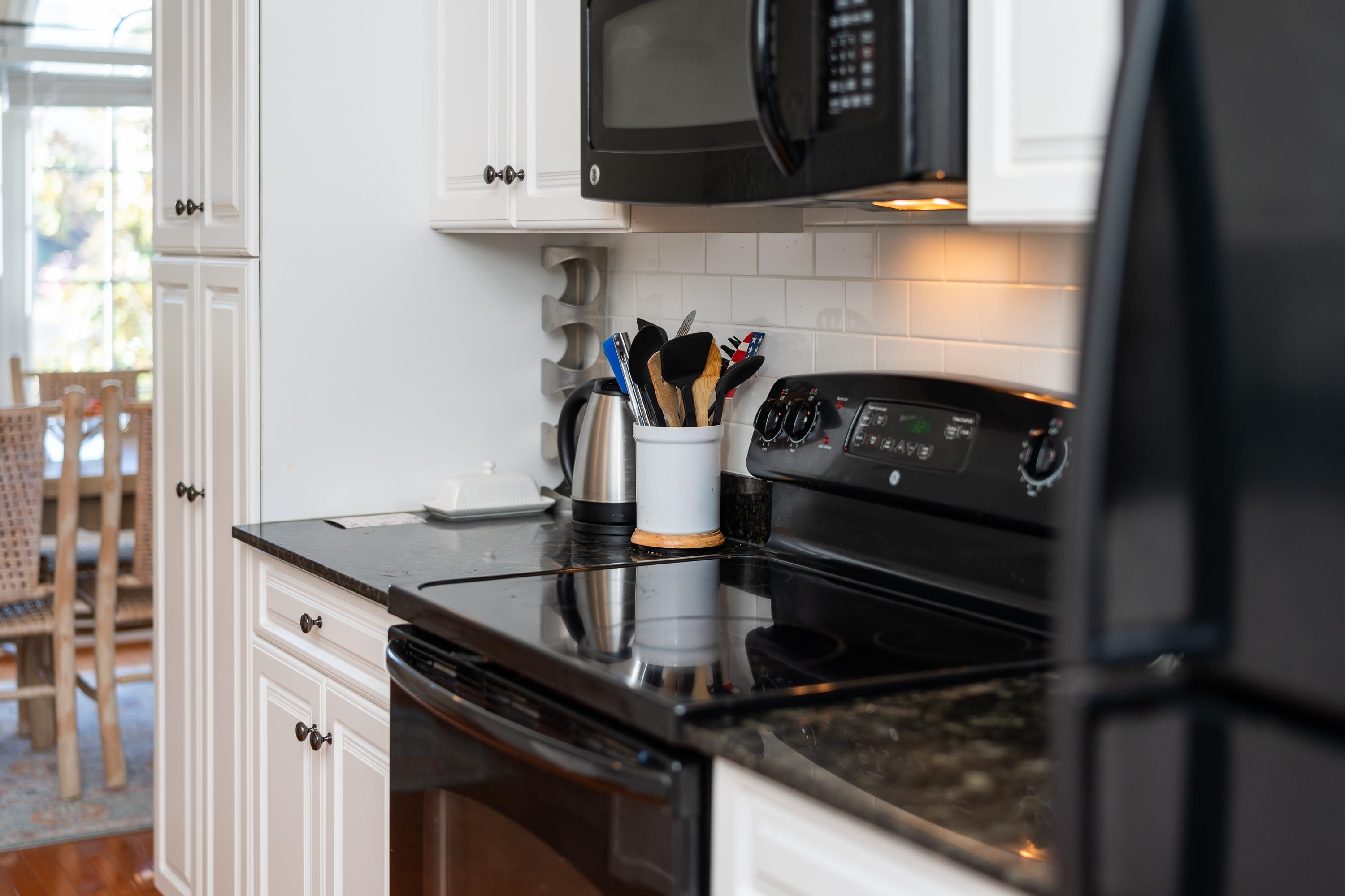 1425 FLOWING SPRING LN