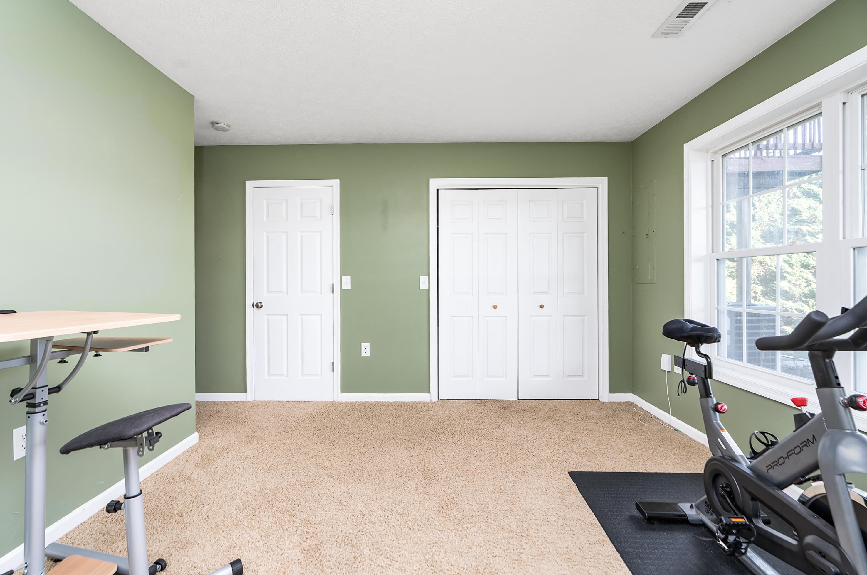 1425 FLOWING SPRING LN