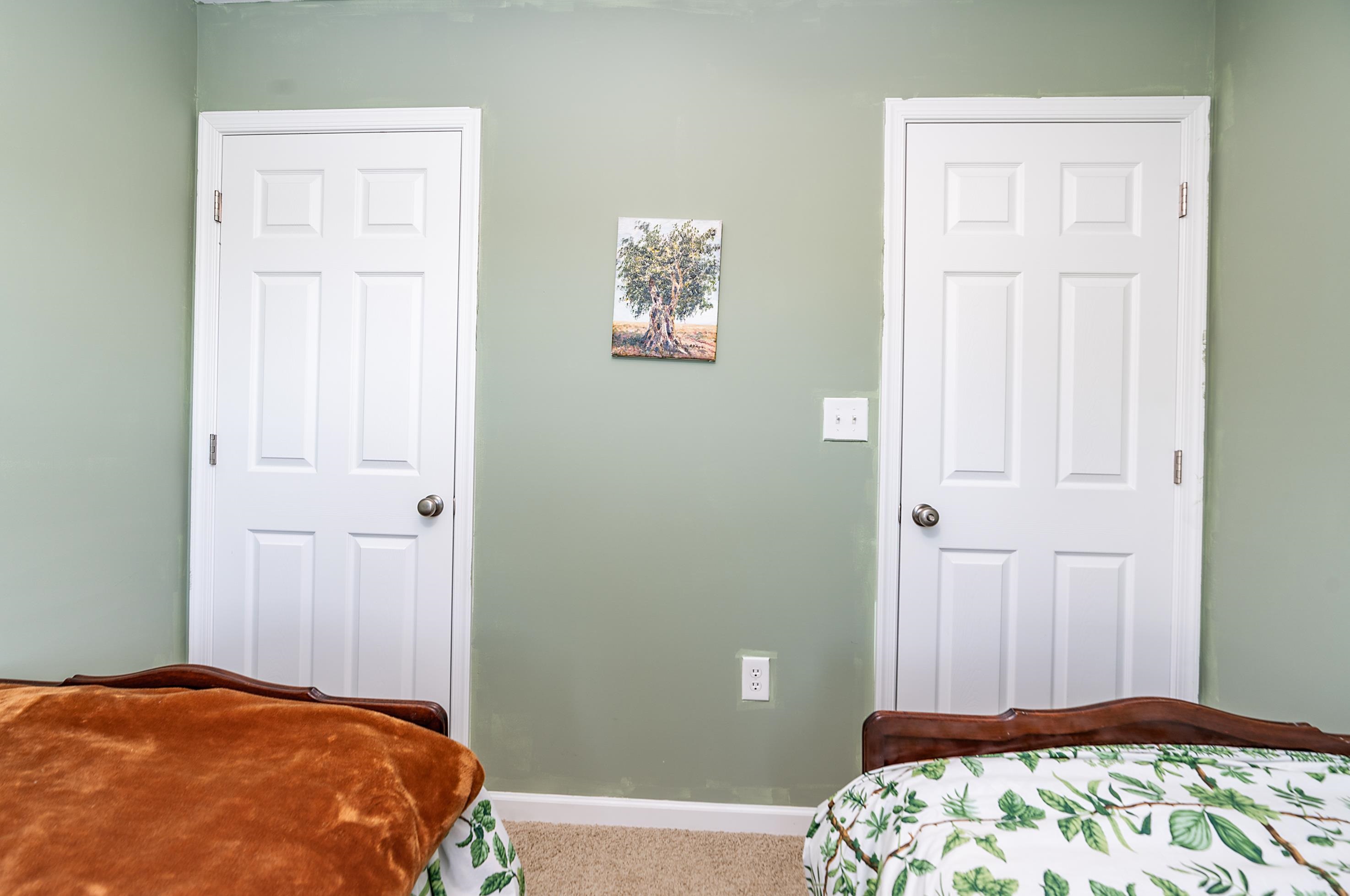 1425 FLOWING SPRING LN