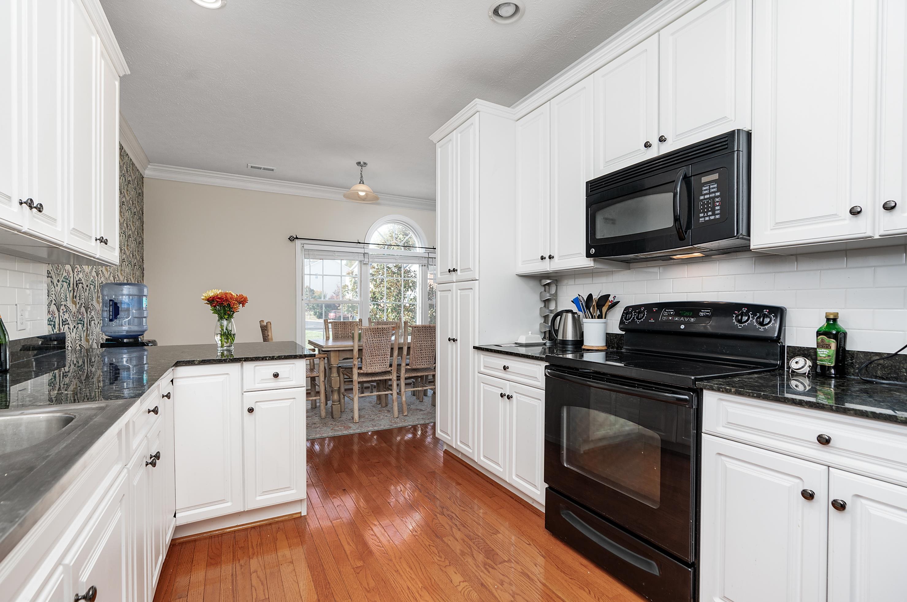 1425 FLOWING SPRING LN