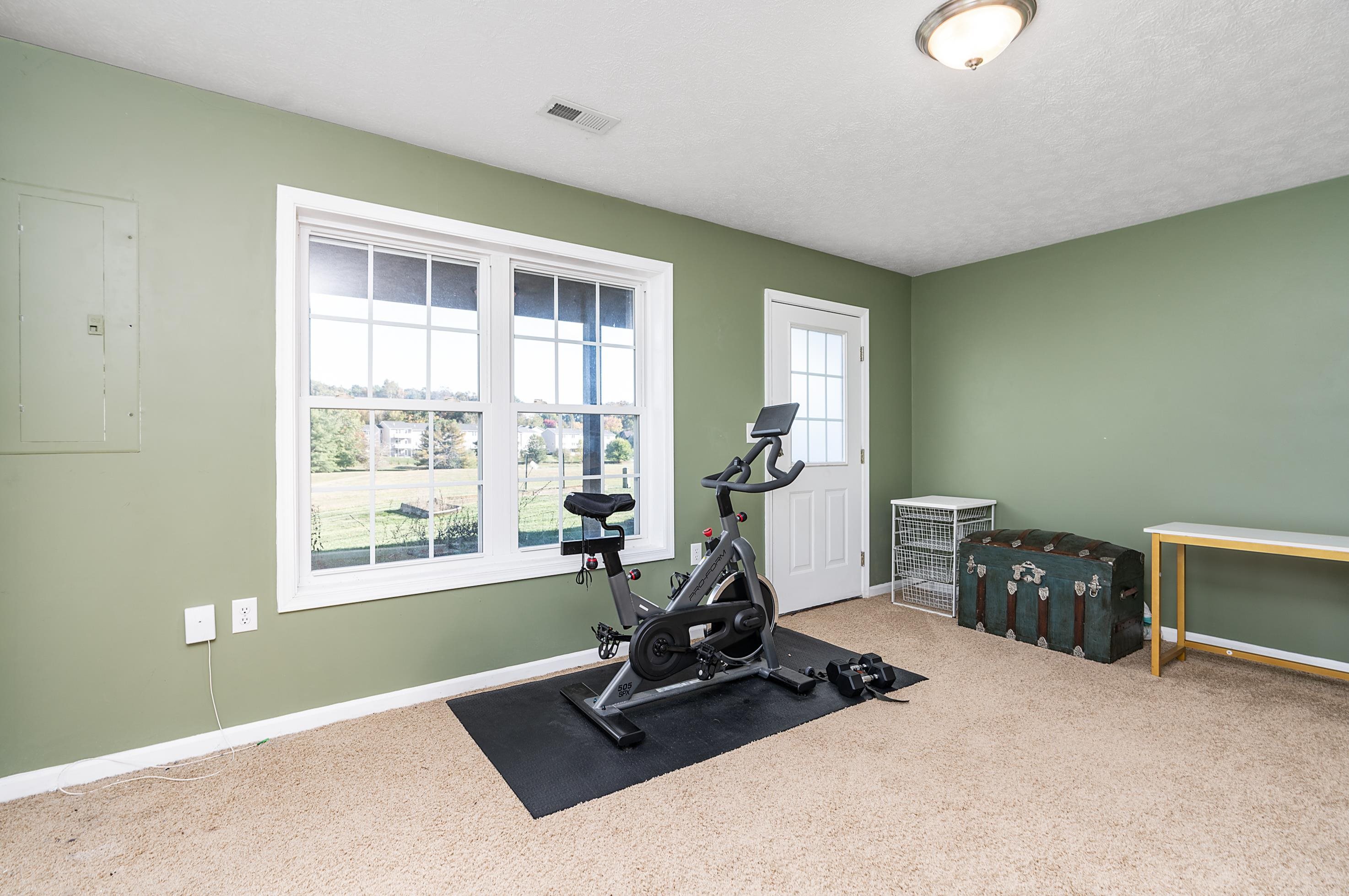 1425 FLOWING SPRING LN