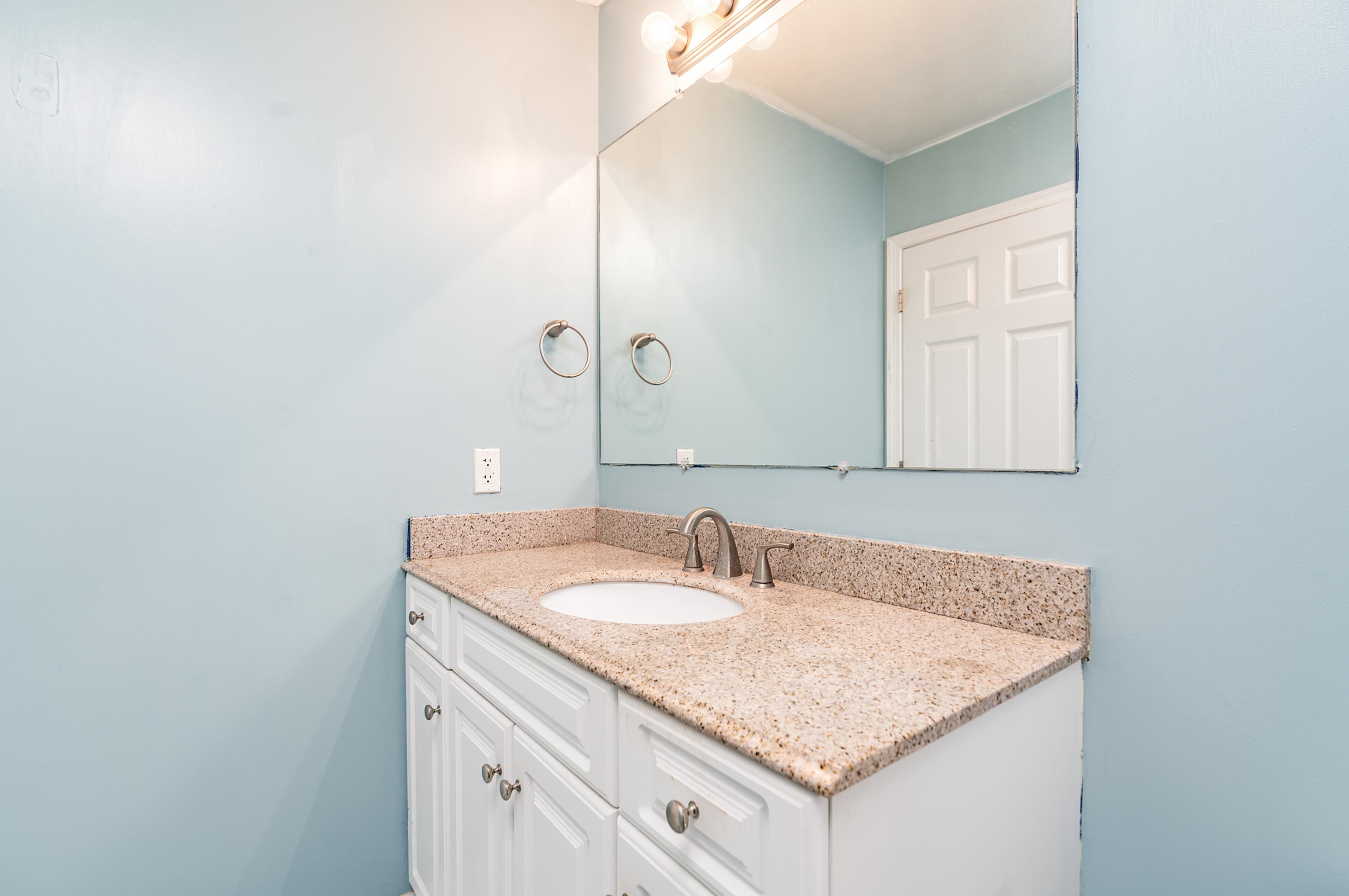 1425 FLOWING SPRING LN