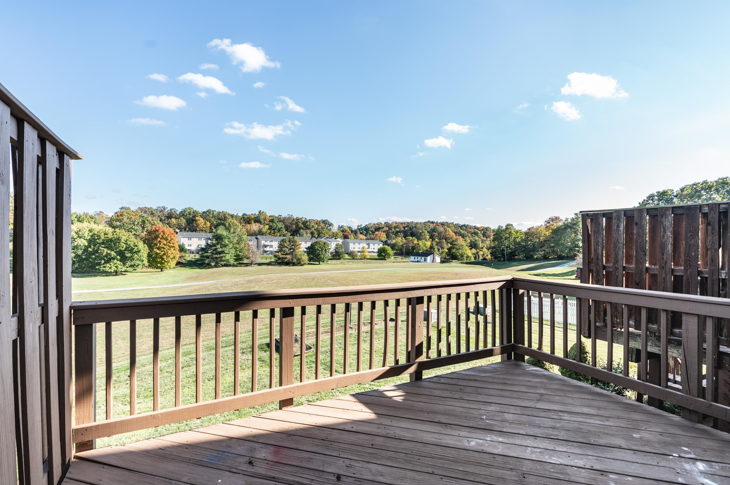 1425 FLOWING SPRING LN