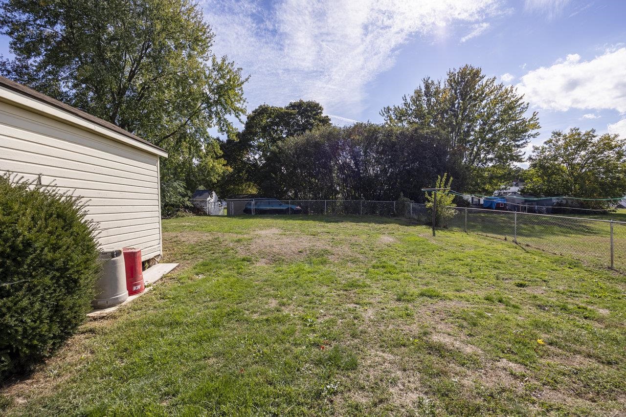 213 W WASHINGTON AVE