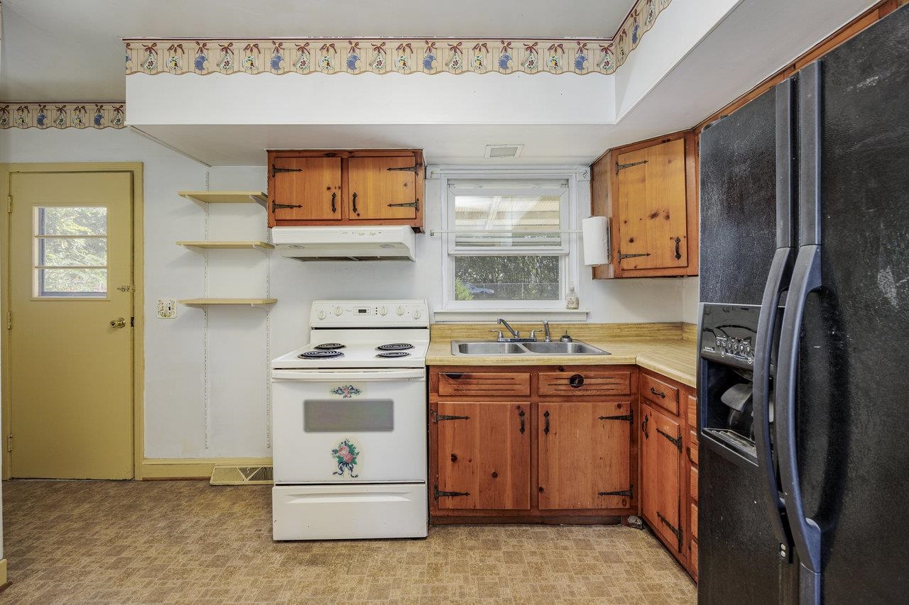 213 W WASHINGTON AVE