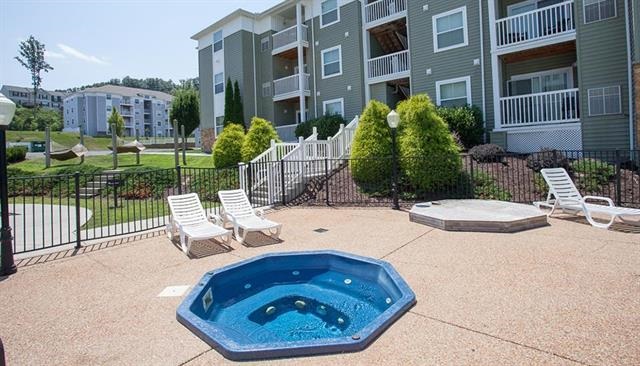 520 DAVIS MILL DR Unit: 301