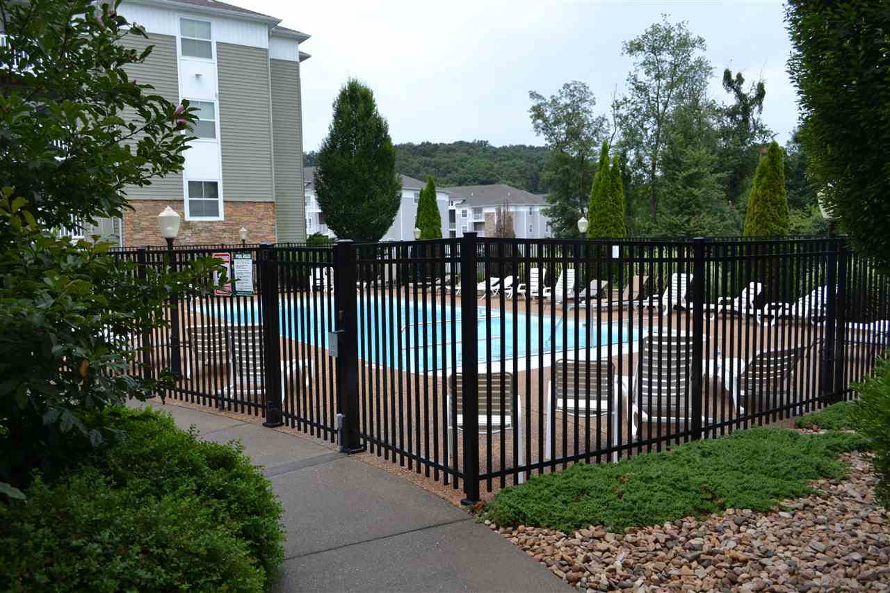 520 DAVIS MILL DR Unit: 301