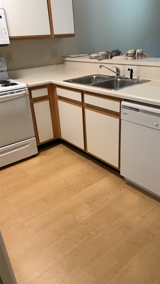 520 DAVIS MILL DR Unit: 301