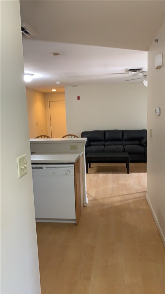 520 DAVIS MILL DR Unit: 301