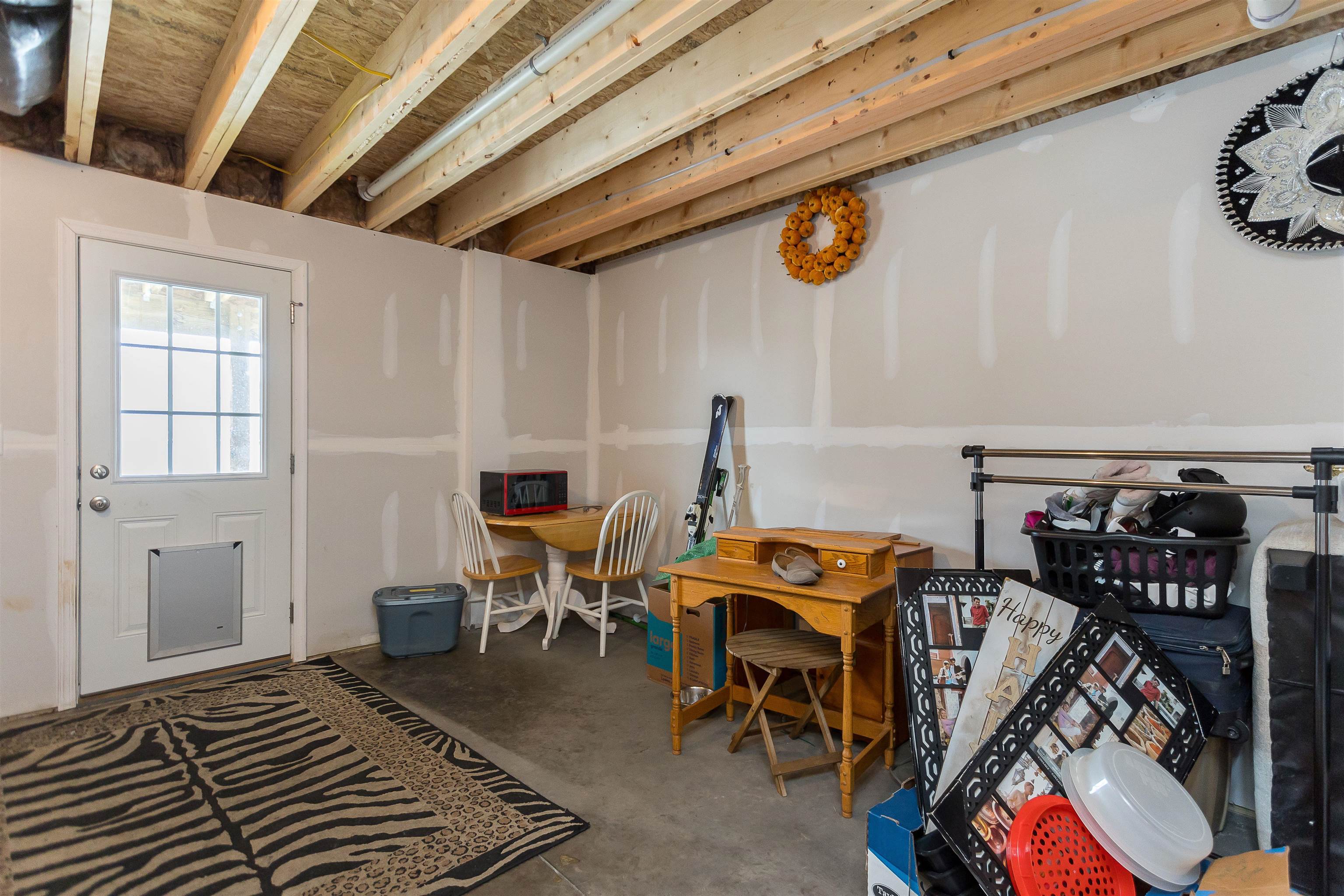 828 CARSON CIR
