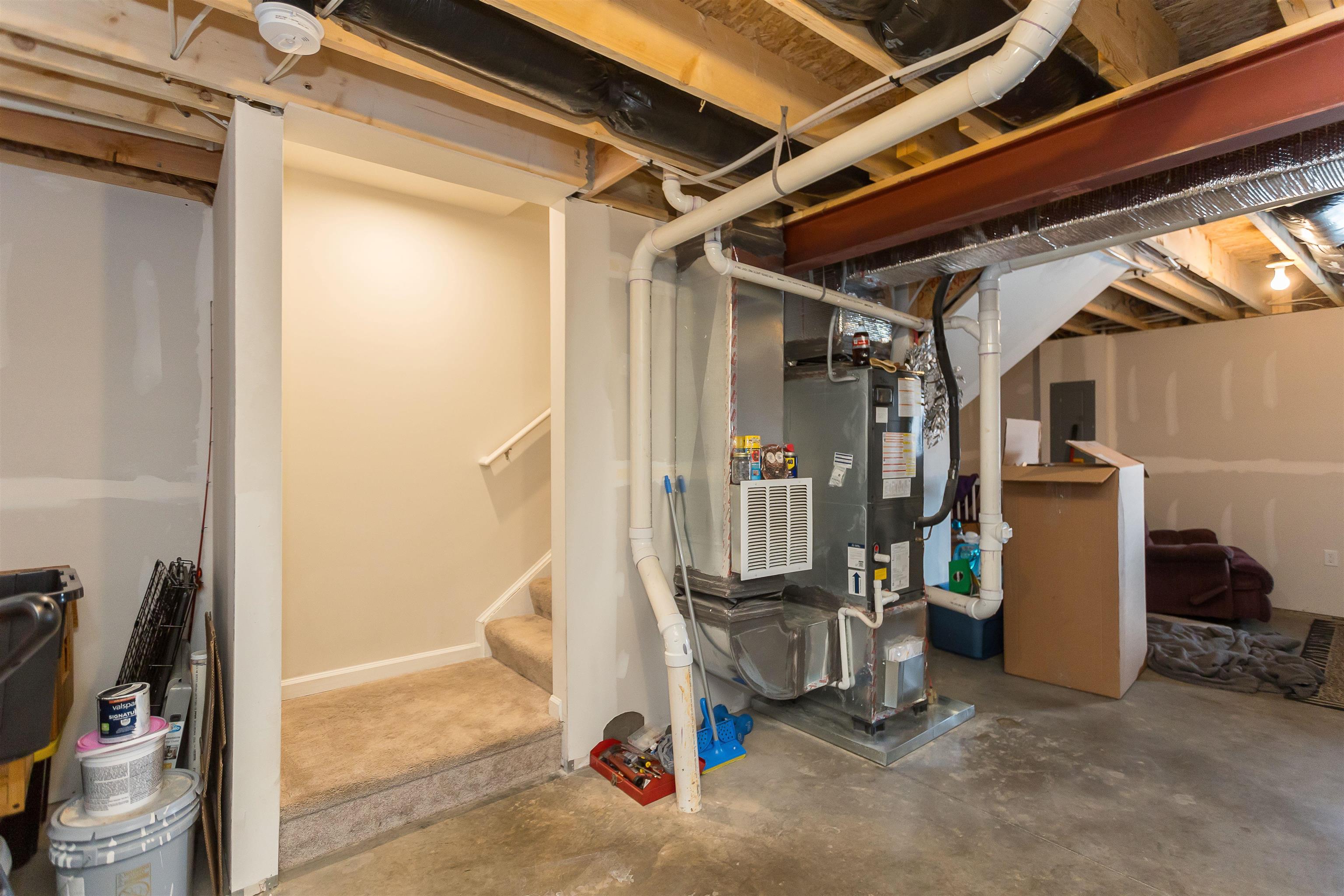 828 CARSON CIR