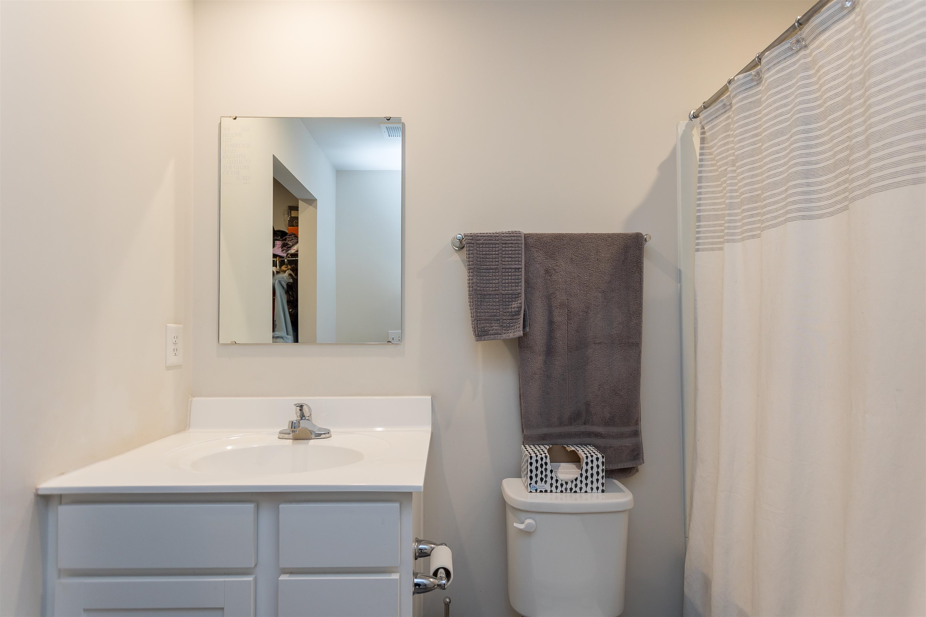828 CARSON CIR