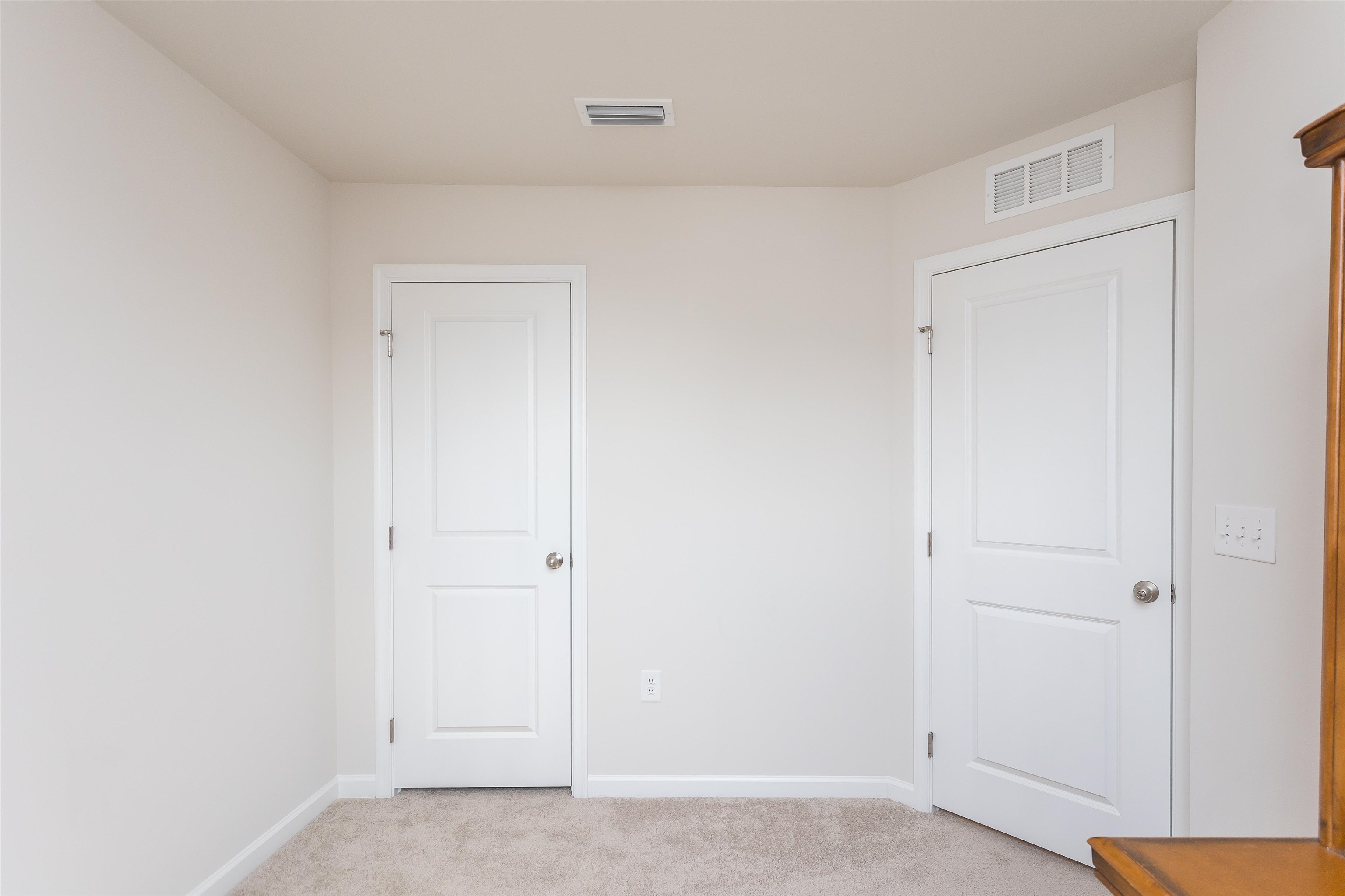 828 CARSON CIR
