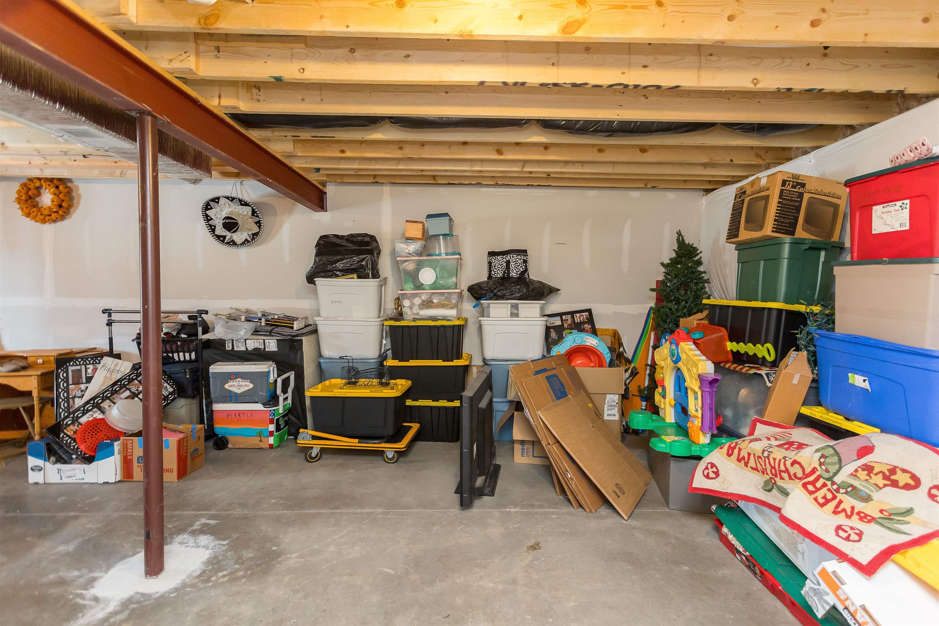 828 CARSON CIR
