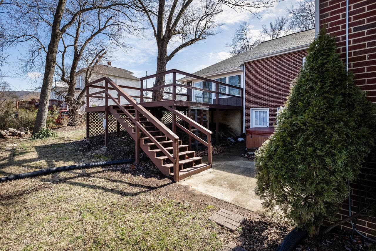1401 4TH ST