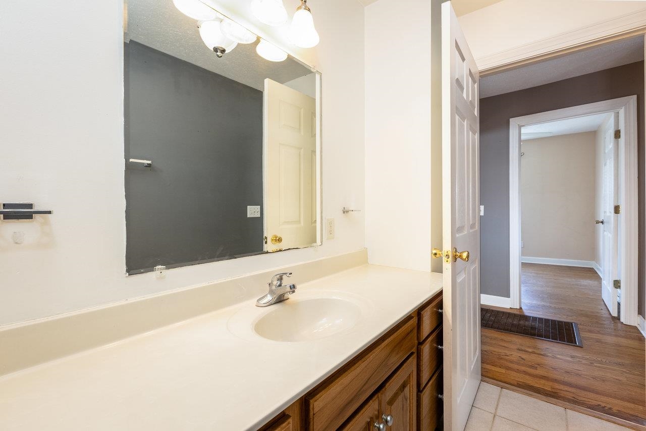 1401 4TH ST