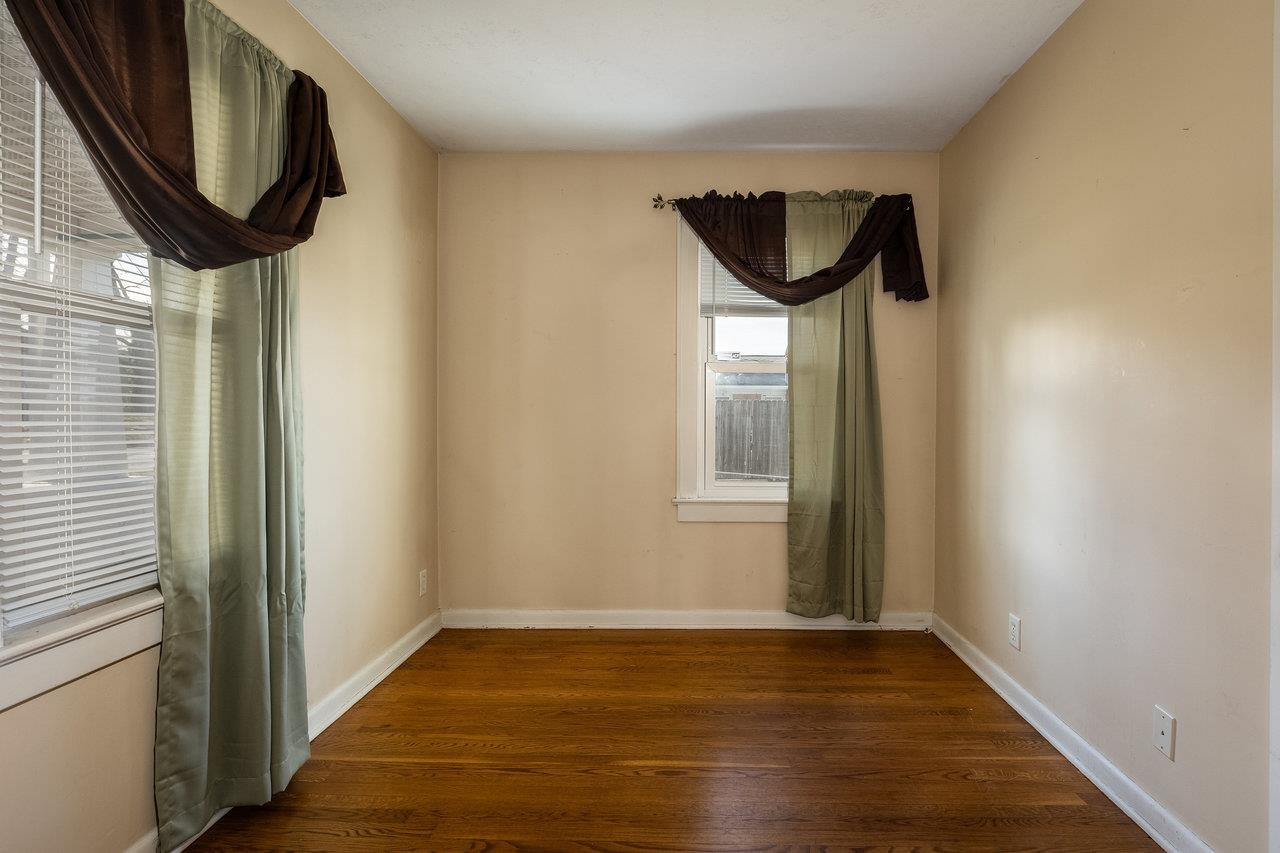 1401 4TH ST