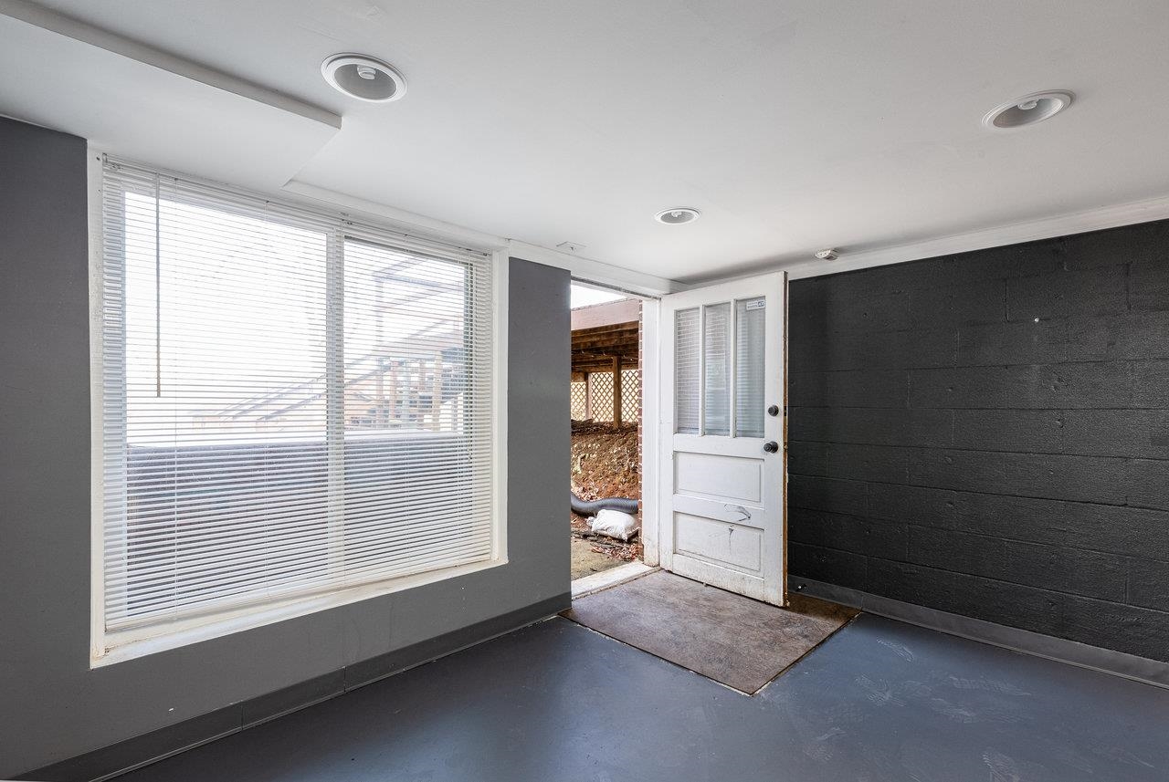 1401 4TH ST