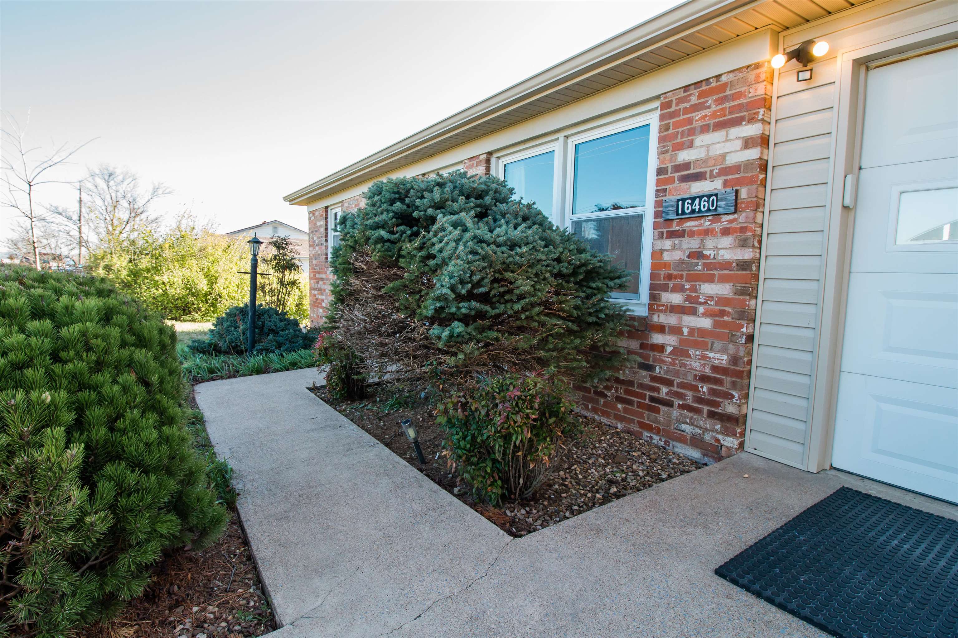 16460 FORESTVILLE RD