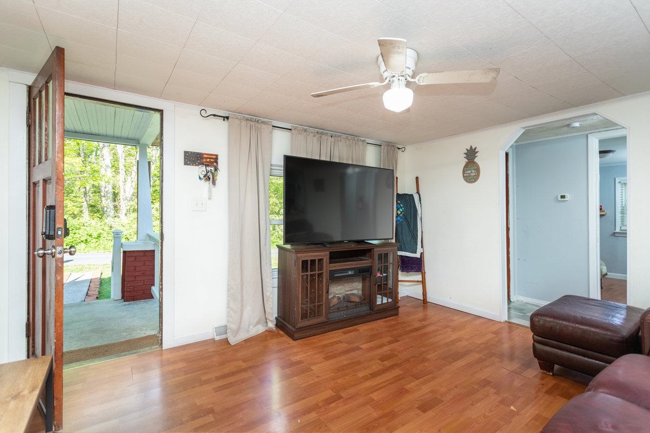 4205 MOUNTAIN FARM RD