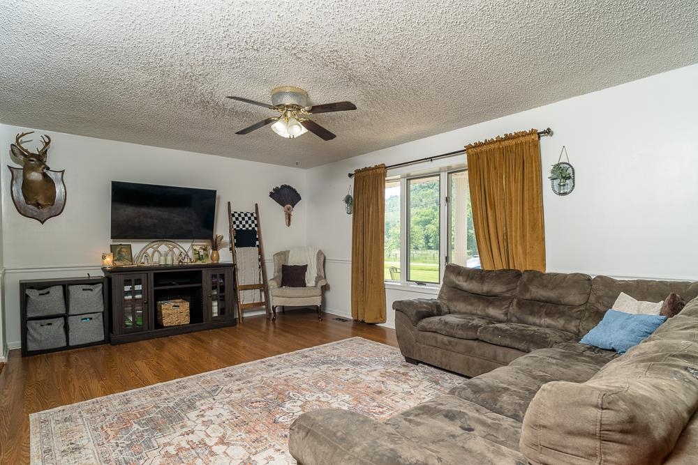 13524 LITTLE DRY RIVER RD