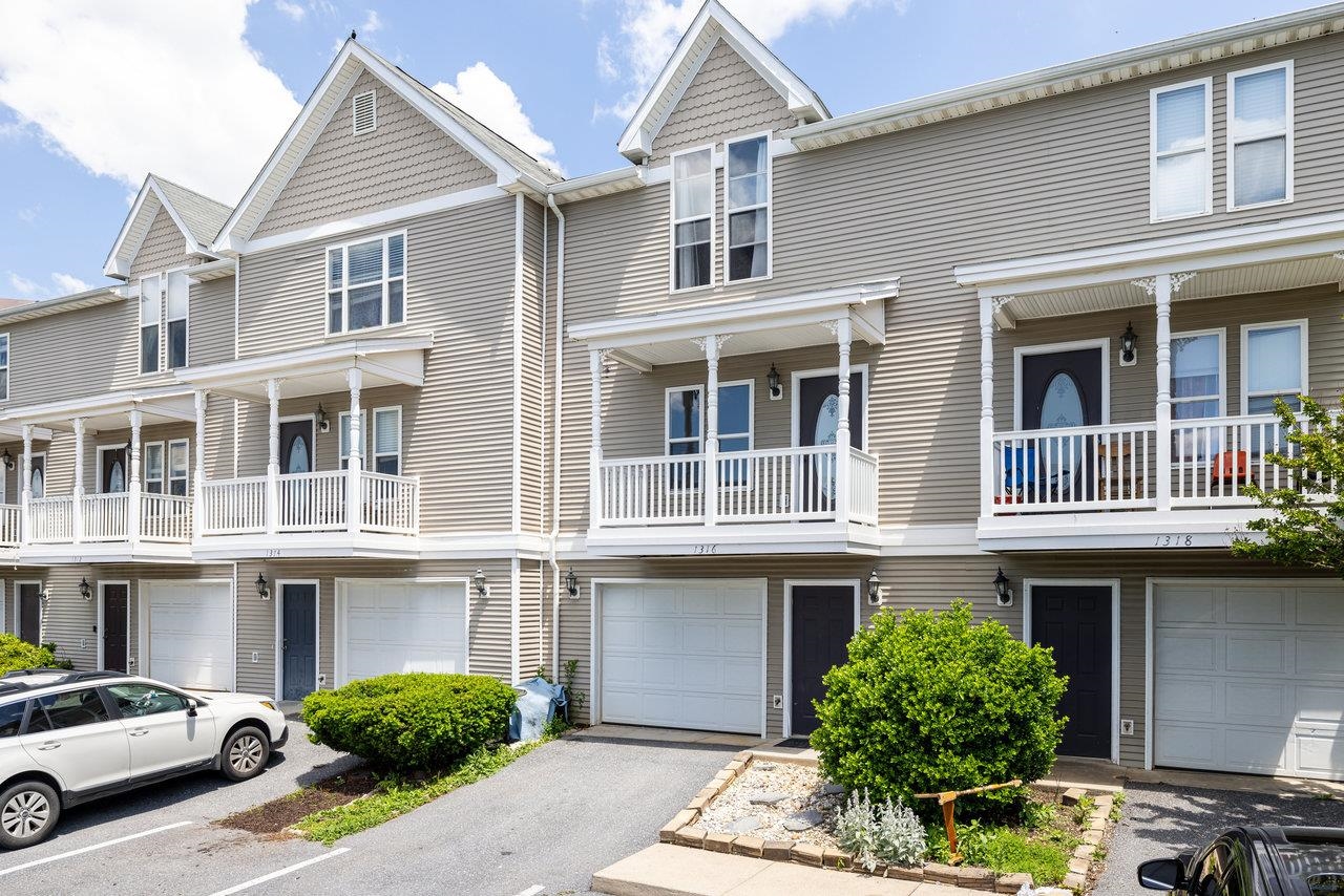 1316 VICTORIAN VILLAGE DR