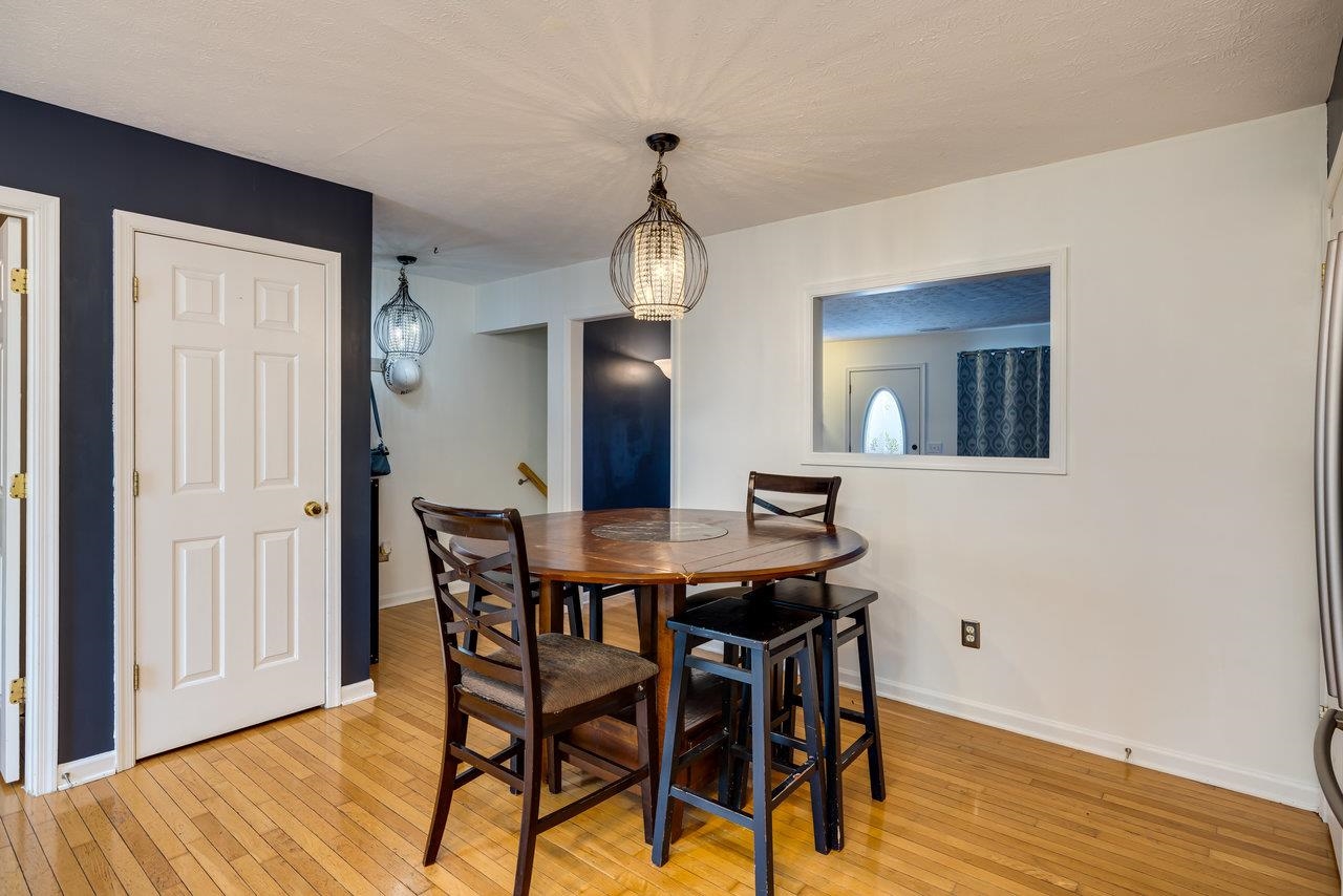 1316 VICTORIAN VILLAGE DR