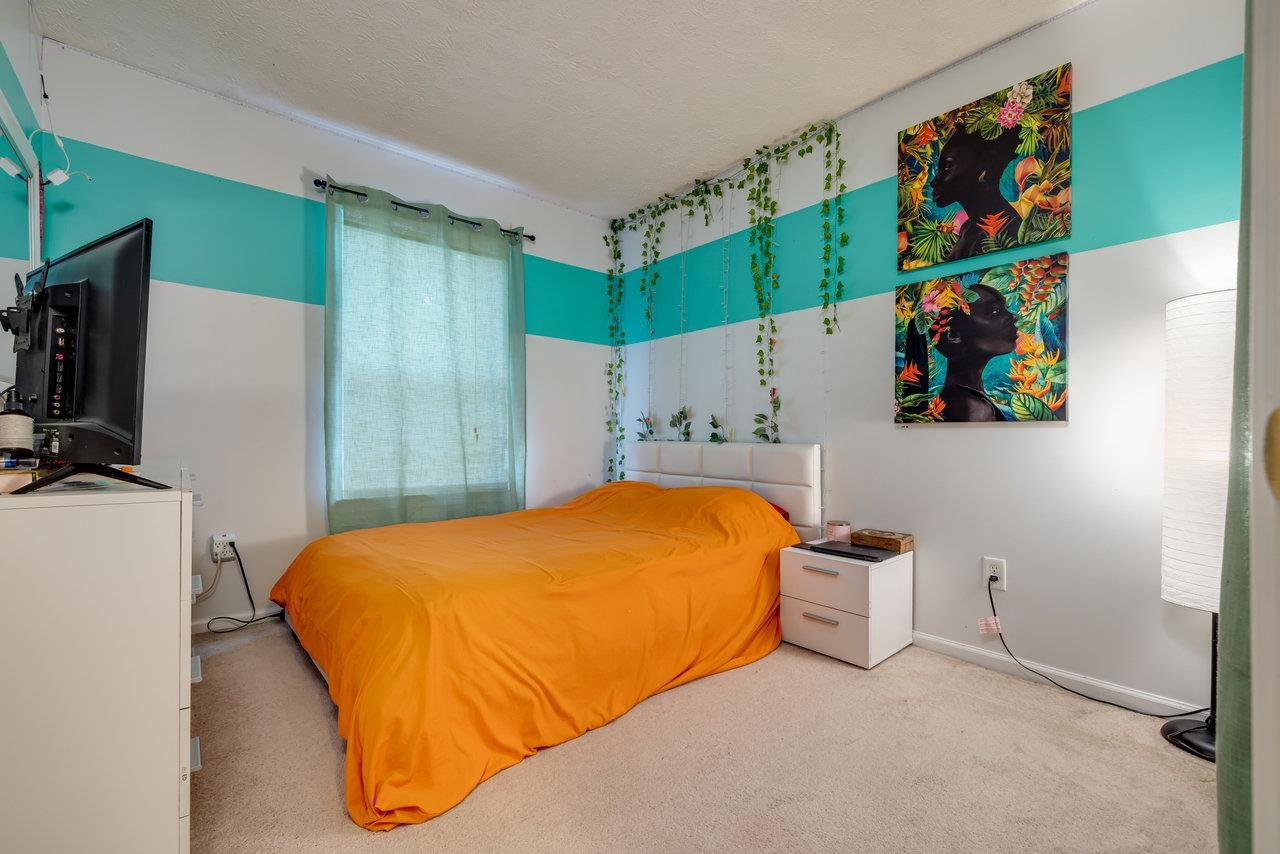 1316 VICTORIAN VILLAGE DR