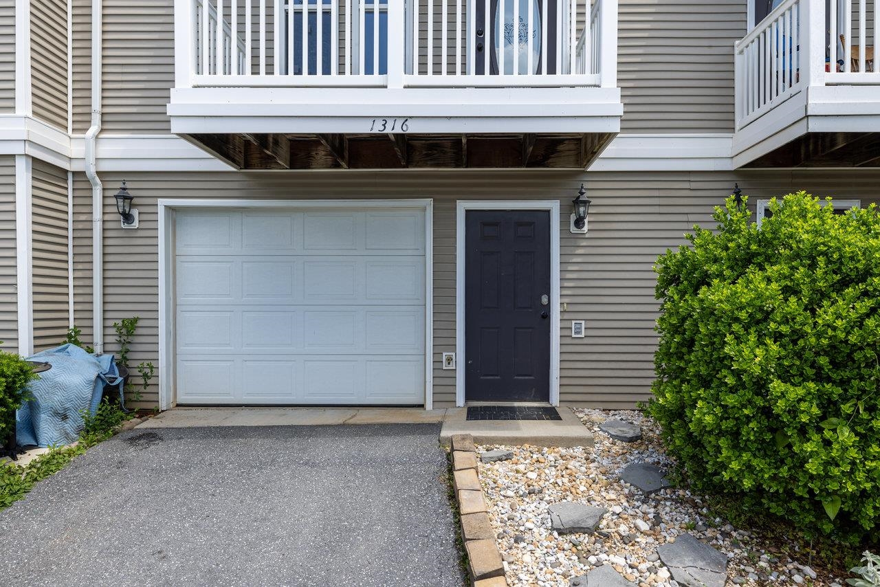 1316 VICTORIAN VILLAGE DR