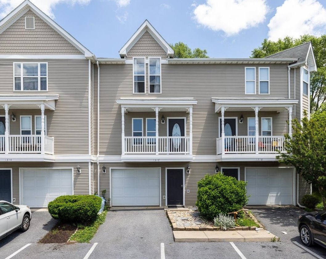 1316 VICTORIAN VILLAGE DR