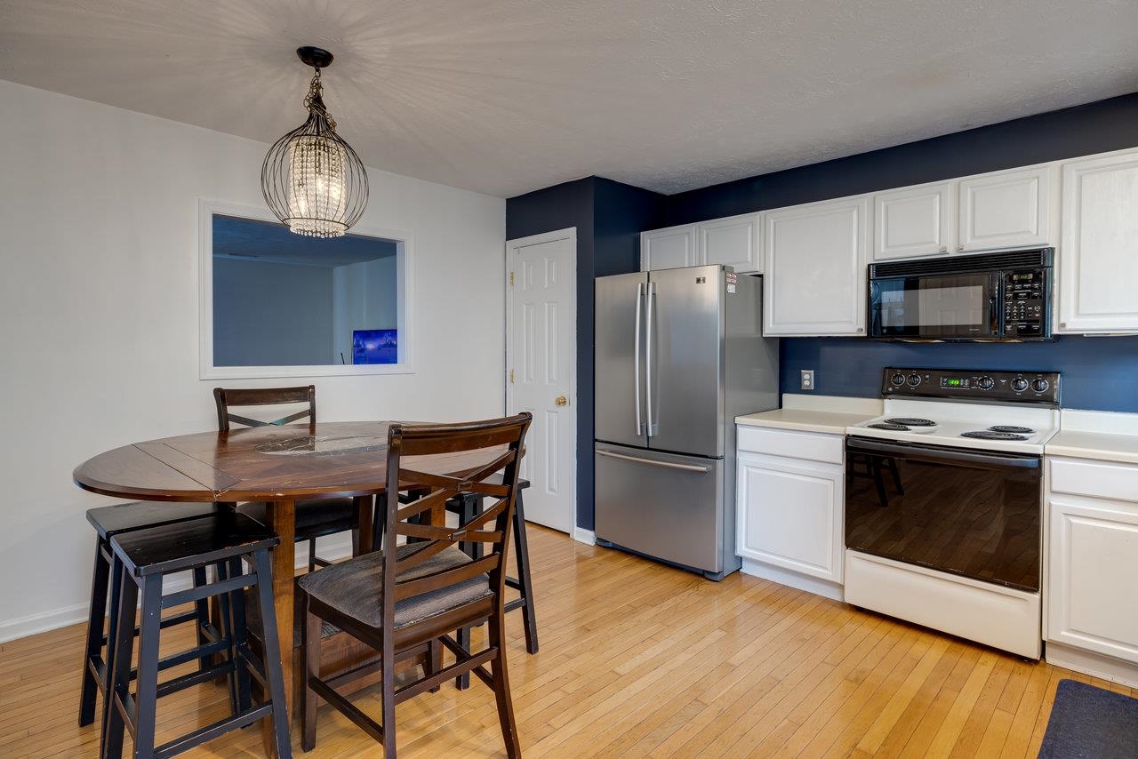 1316 VICTORIAN VILLAGE DR