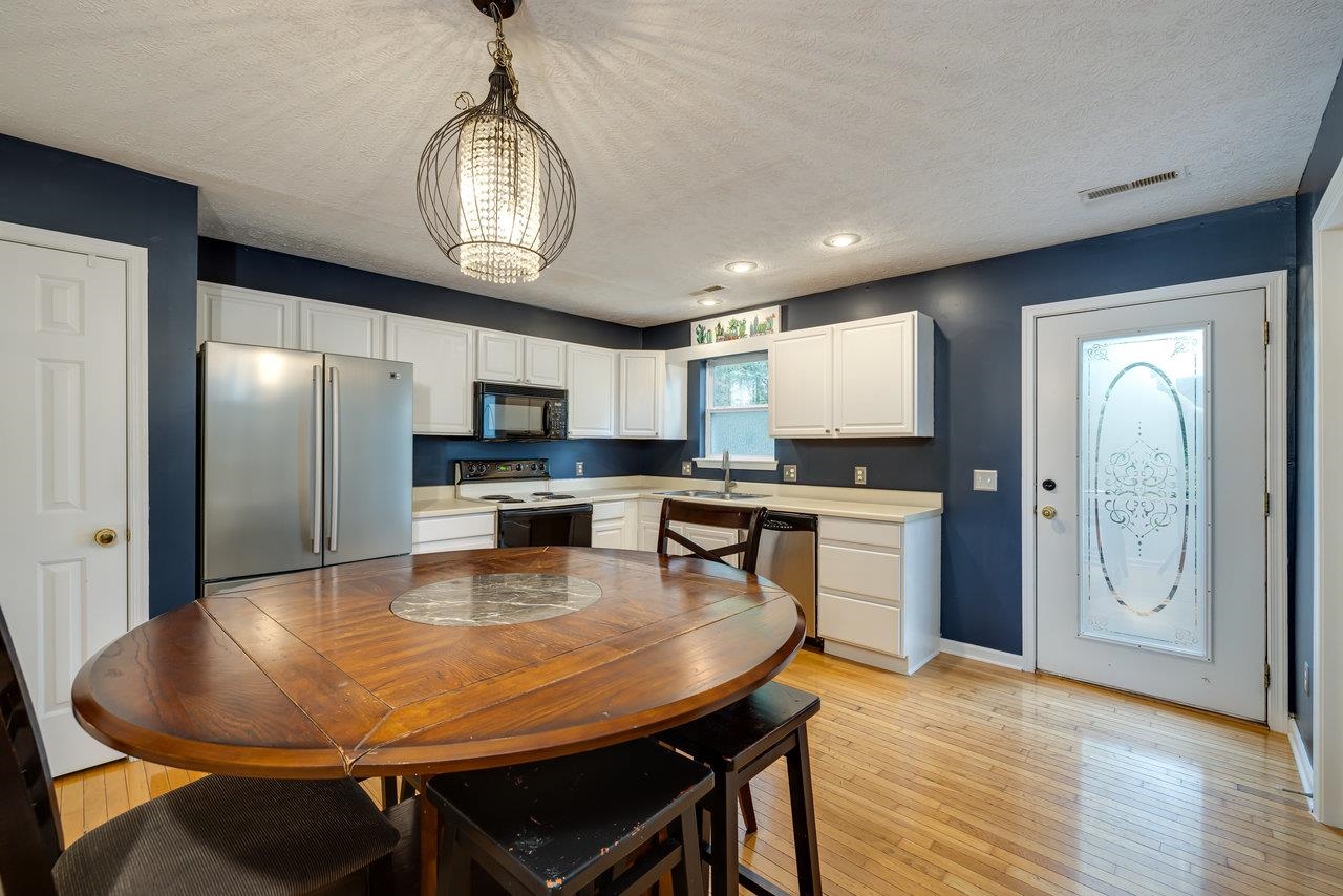 1316 VICTORIAN VILLAGE DR