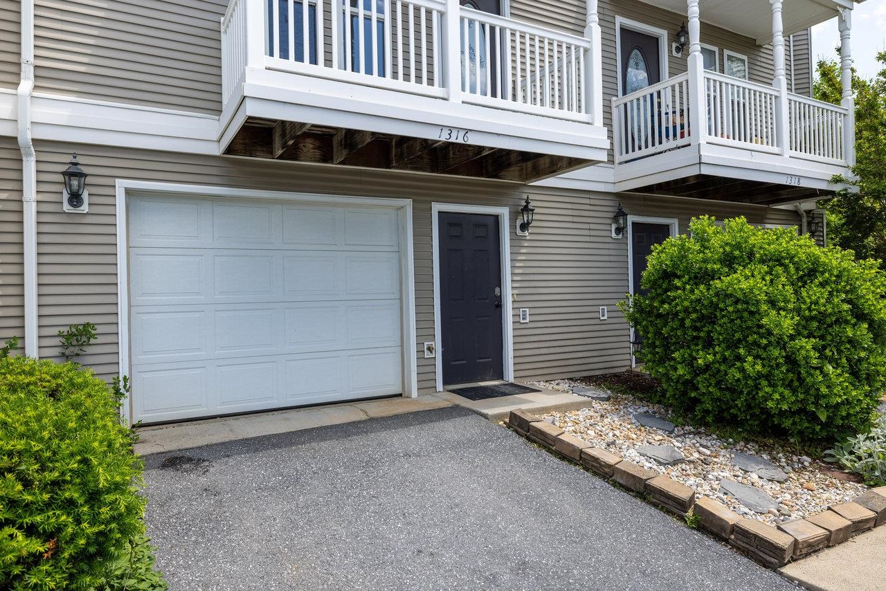 1316 VICTORIAN VILLAGE DR