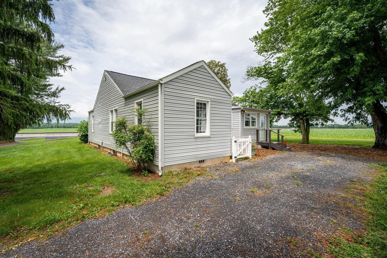 3861 S EAST SIDE HWY