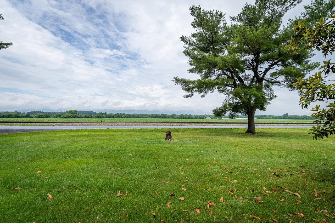 3861 S EAST SIDE HWY