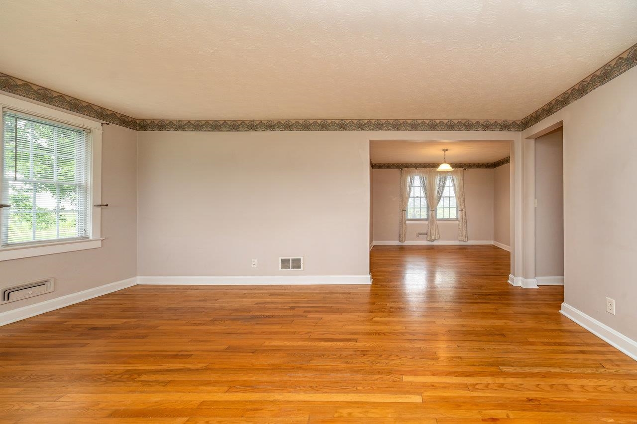 3861 S EAST SIDE HWY