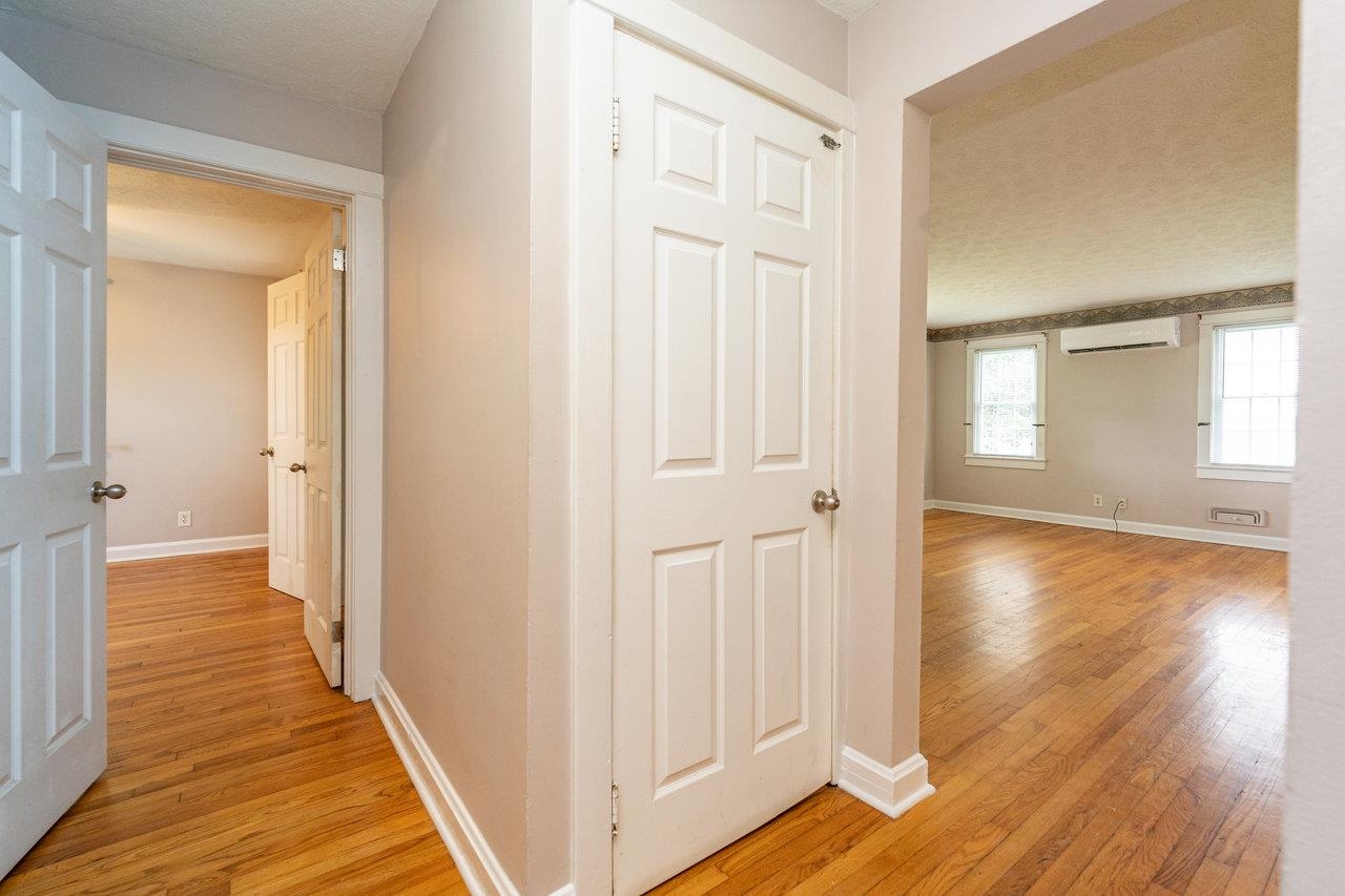 3861 S EAST SIDE HWY