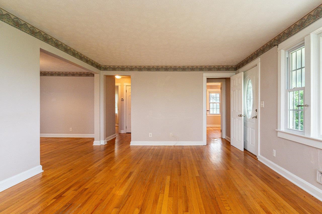 3861 S EAST SIDE HWY