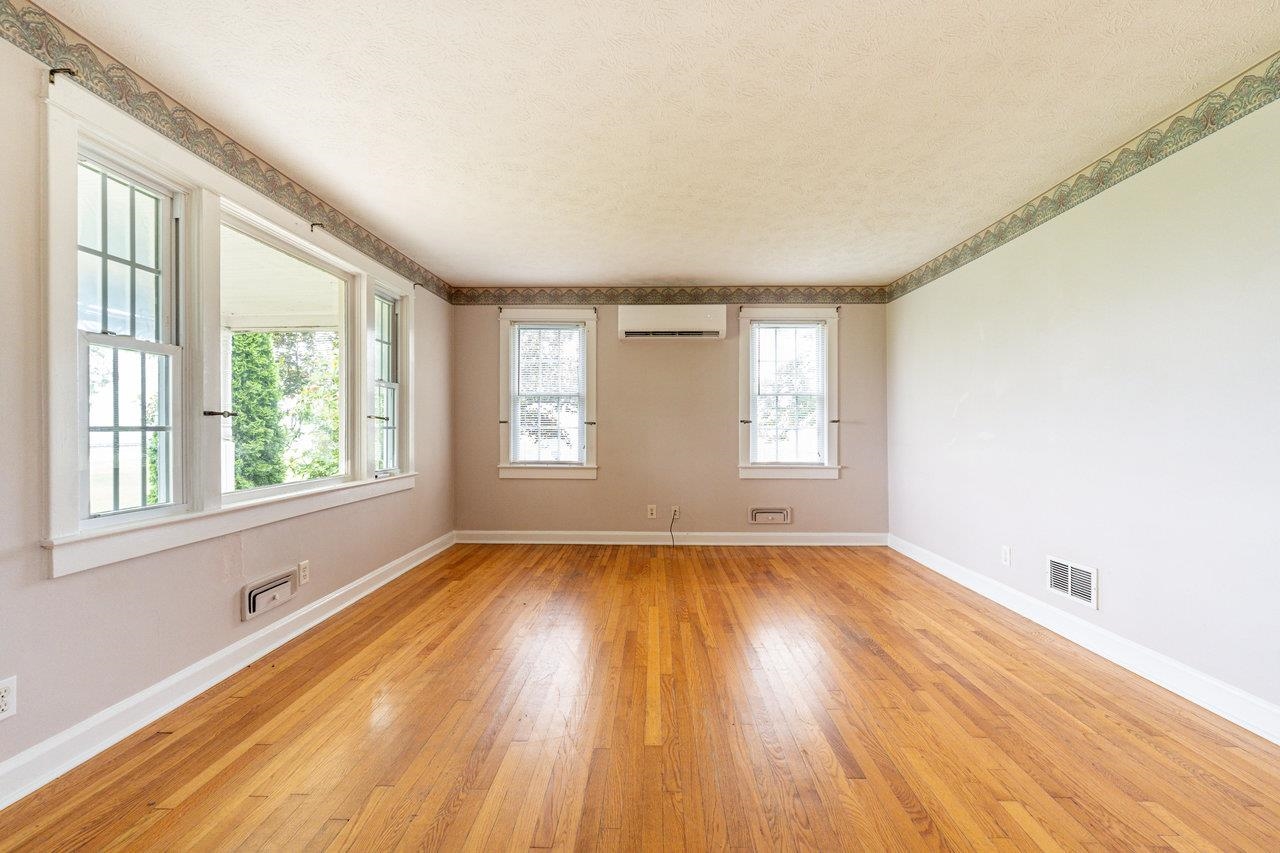 3861 S EAST SIDE HWY