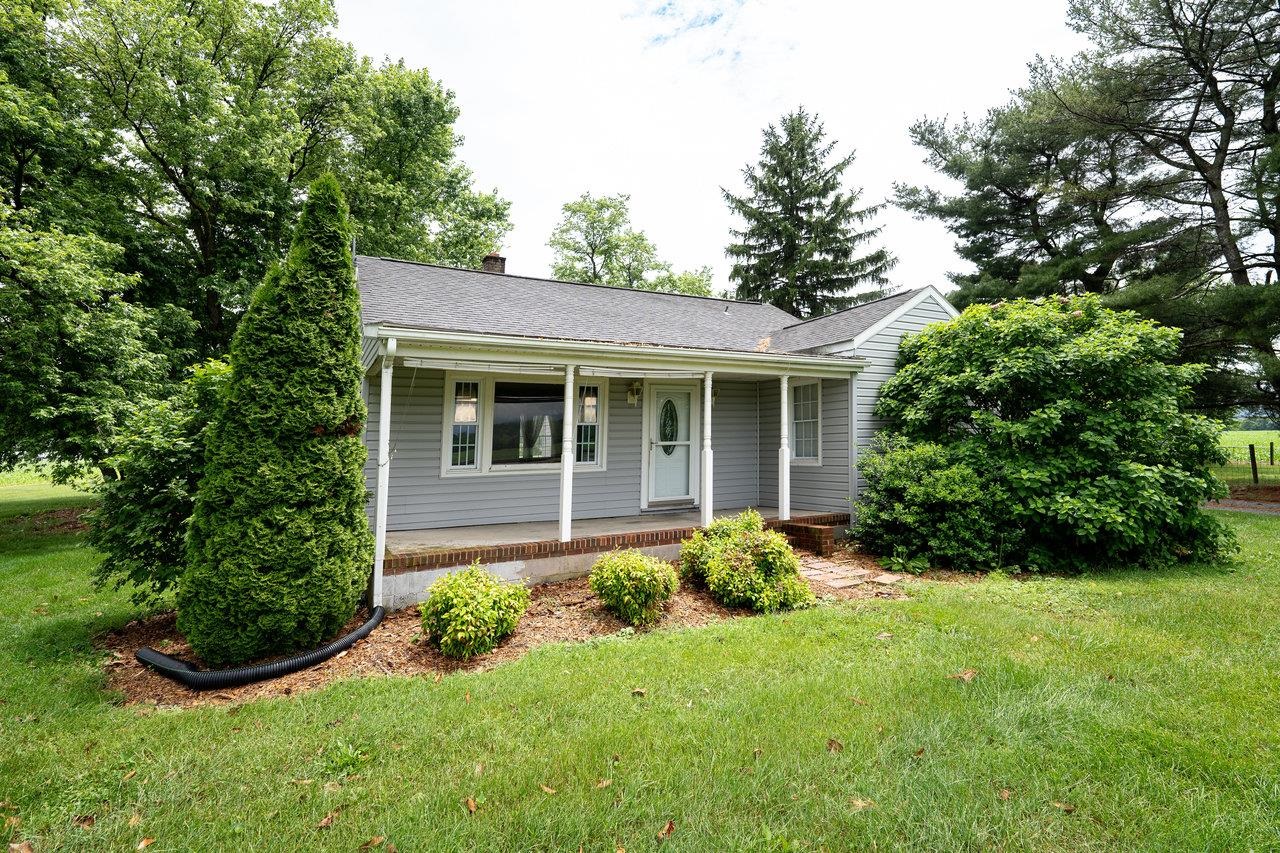 3861 S EAST SIDE HWY